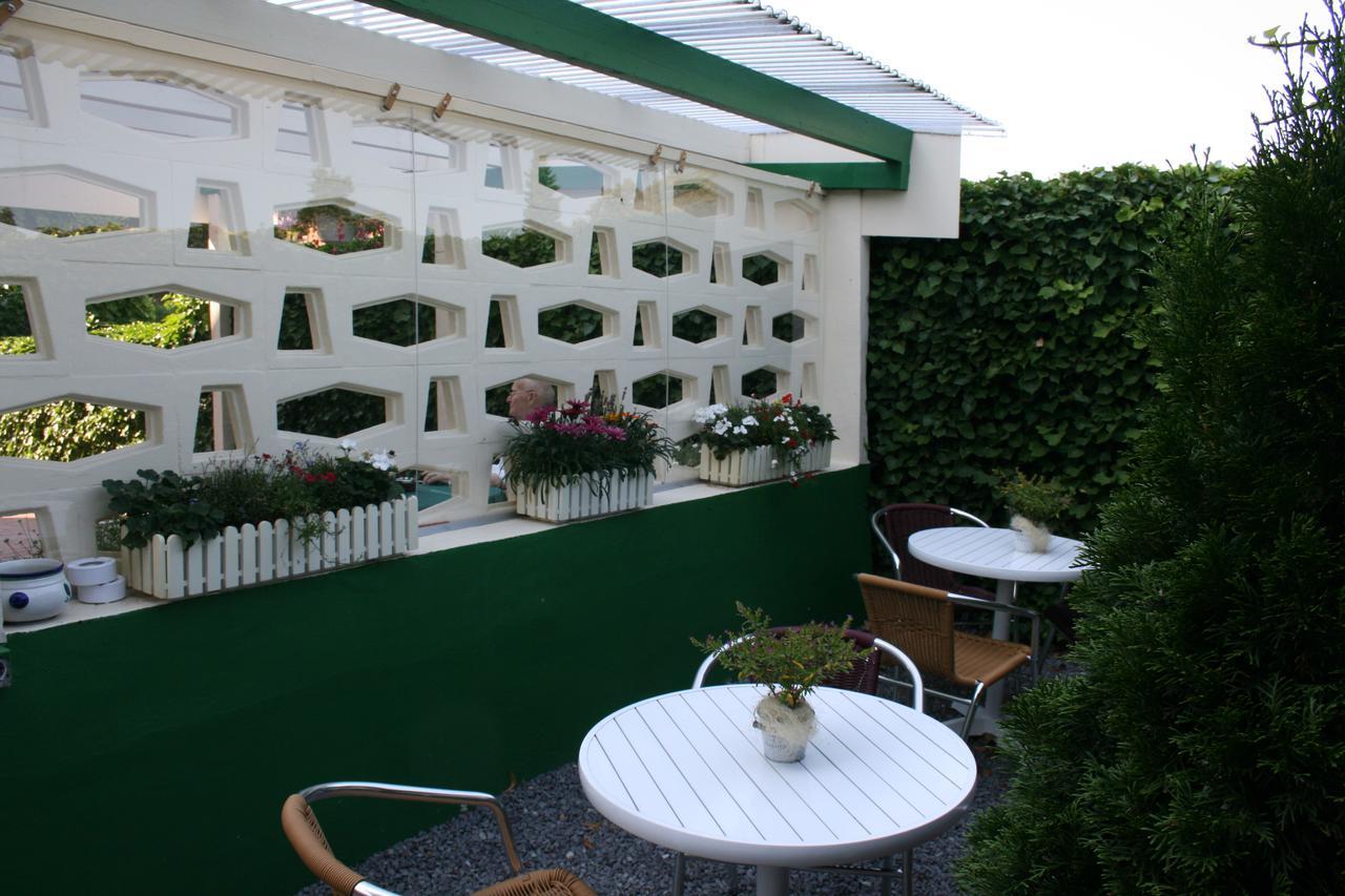 Hotel Haus Wittwer Emden Exterior foto