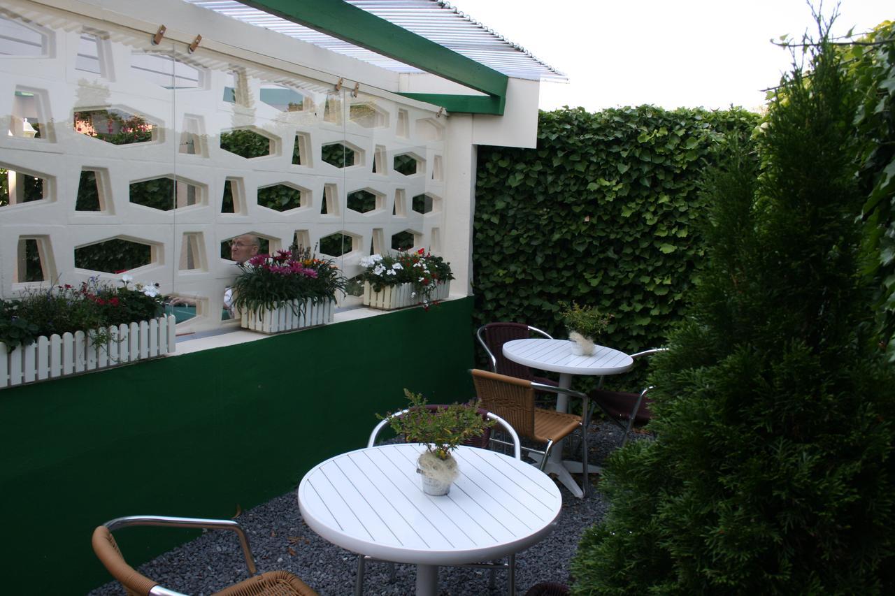 Hotel Haus Wittwer Emden Exterior foto